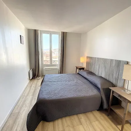 Mar3 - Centre Cannes, 2 Pieces *