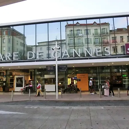 Mar3 - Centre Cannes, 2 Pieces